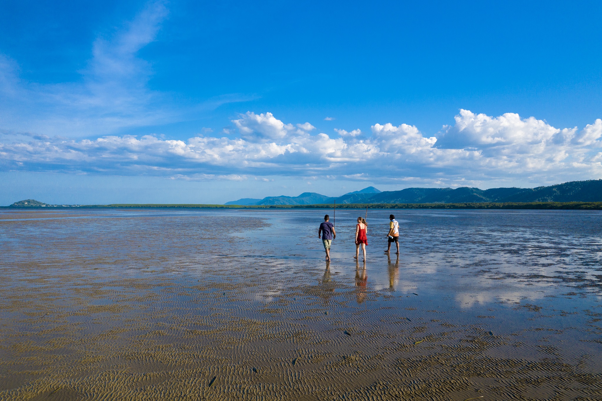Walkabout Cultural Adventures, Cooya Beach, QLD © Tourism and Events Queensland