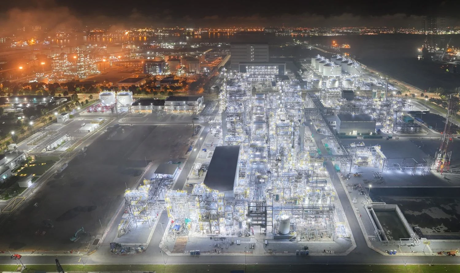 Singapore refinery at night